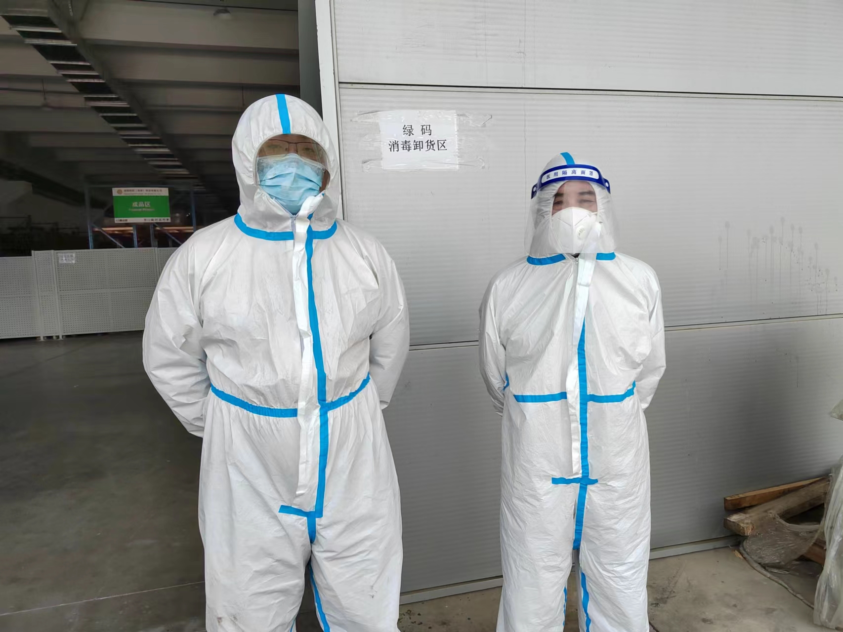 我們在疫情肆虐下負重前行